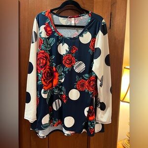 LuLaRoe Lynnae, Navy and White Floral Long Sleeve Top
